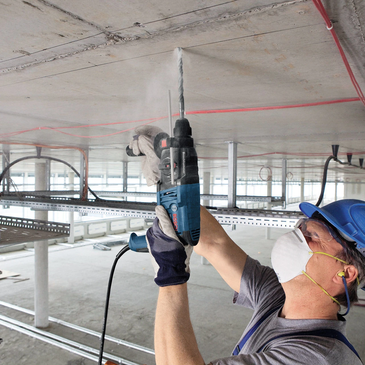 Bosch GBH220D SDS+ Rotary Hammer 2kg In Case With 1 Chisel + 3 Drills (240V) 6 Bosch GBH220D SDS+ Rotary Hammer 2kg In Case With 1 Chisel + 3 Drills (240V) - Image 4