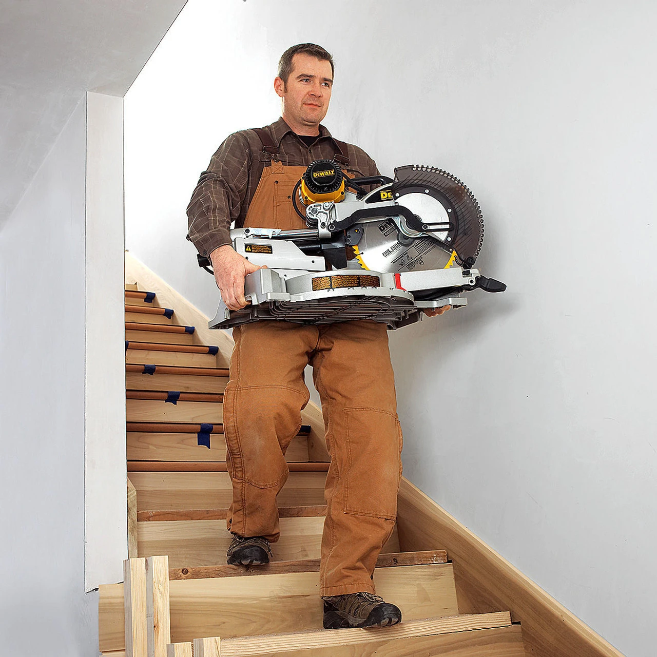 Dewalt DWS780 305mm Double Bevel Sliding Compound Mitre Saw With XPS (240V) 7 Dewalt DWS780 305mm Double Bevel Sliding Compound Mitre Saw With XPS (240V) - Image 5