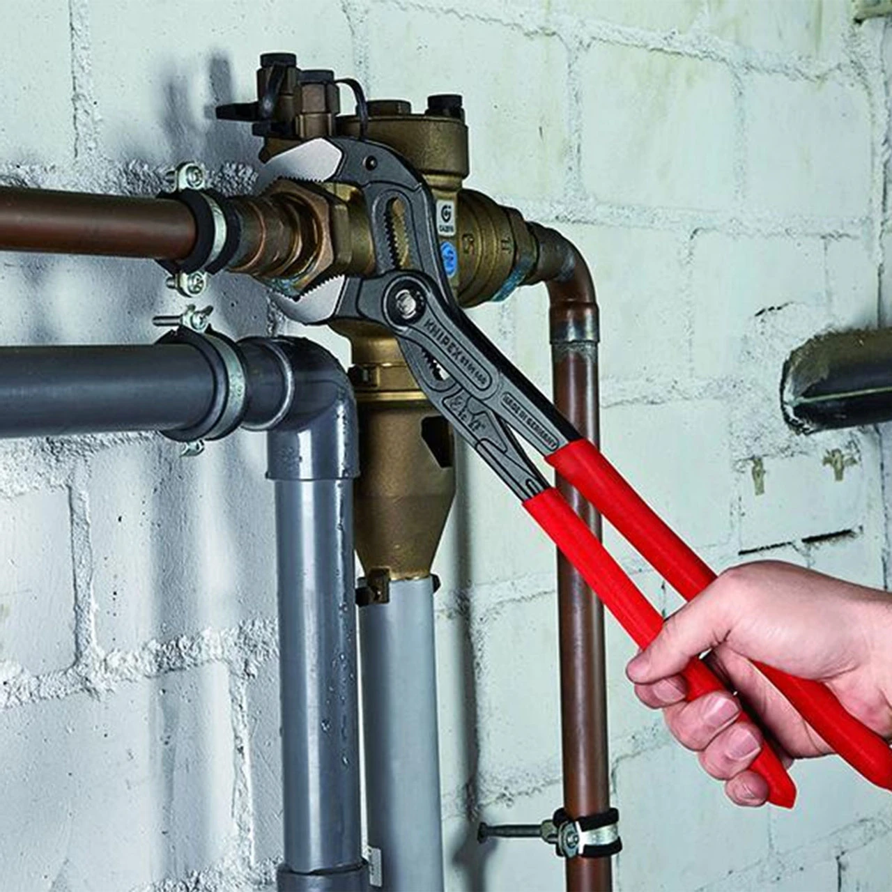 Knipex 8701400SB Cobra XL Pipe Wrench / Water Pump Pliers 400mm 7 Knipex 8701400SB Cobra XL Pipe Wrench / Water Pump Pliers 400mm - Image 5