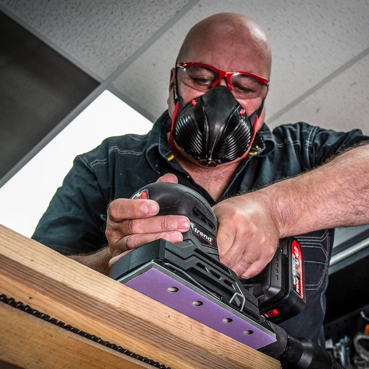 Trend T18S/TSSB 18V Brushless 1/3 Sheet Sander + Charger (1 X 2.0Ah Battery) 10 Trend T18S/TSSB 18V Brushless 1/3 Sheet Sander + Charger (1 X 2.0Ah Battery) - Image 8