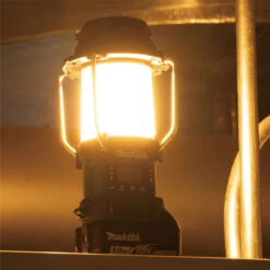Makita DMR055 18V LXT AM/FM Radio Lantern (Body Only) -Home Tools Store file input 1672996146713 07574.1672996147