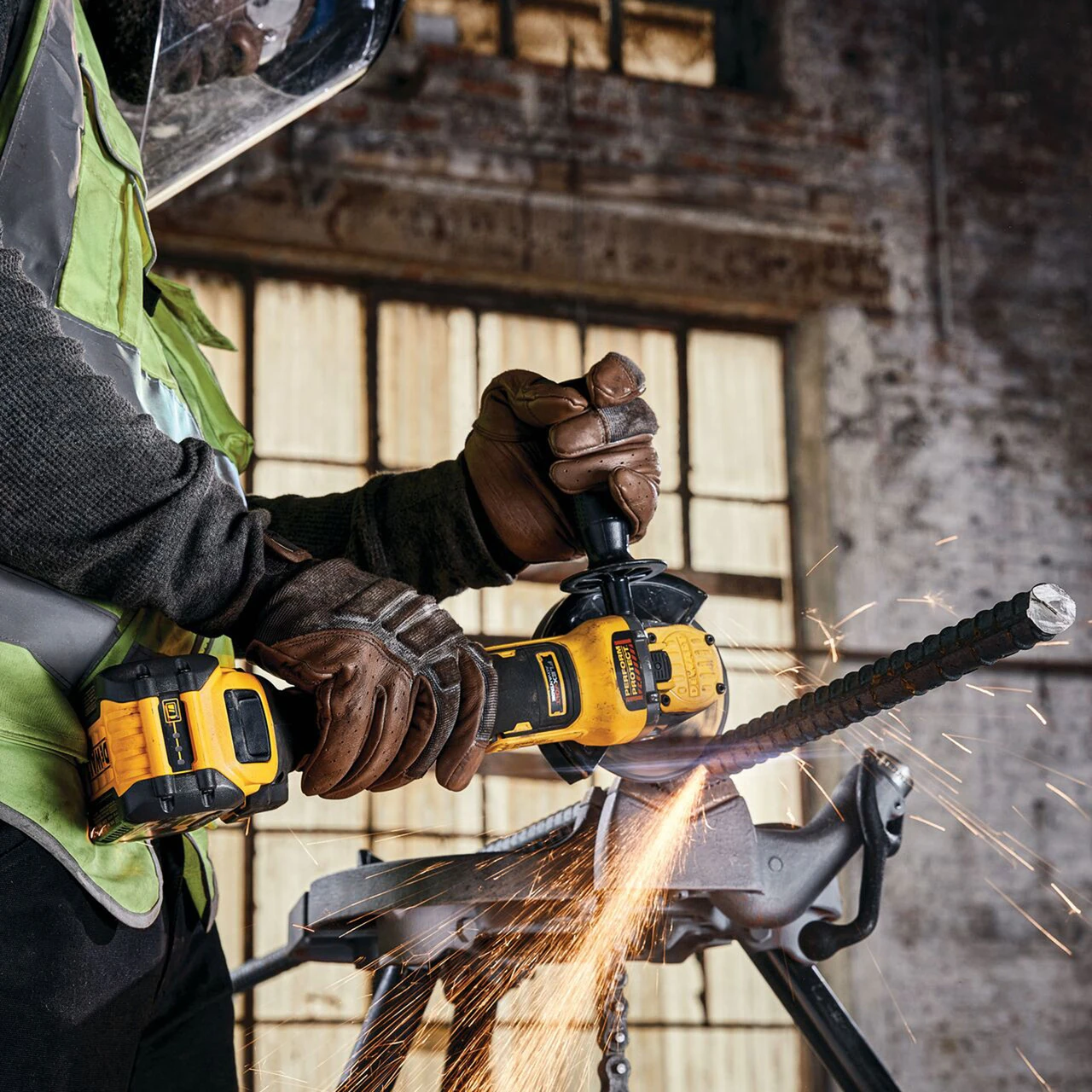 Dewalt DCG409H2T 18V XR 5 Inch/125mm Brushless Angle Grinder (2 X 5.0Ah Powerstack Batteries) 8 Dewalt DCG409H2T 18V XR 5 Inch/125mm Brushless Angle Grinder (2 X 5.0Ah Powerstack Batteries) - Image 6